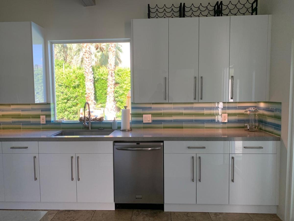 Popular attractions Area Nearby Property